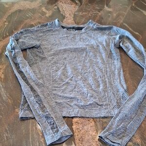 Old Navy Active Seamless Top in Charcoal